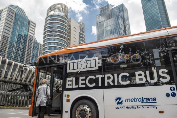 Discovery bus jakarta