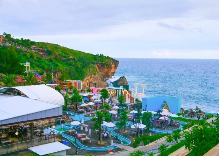 Heha Ocean View: Rute, Jam Buka, dan Harga Tiket Masuknya